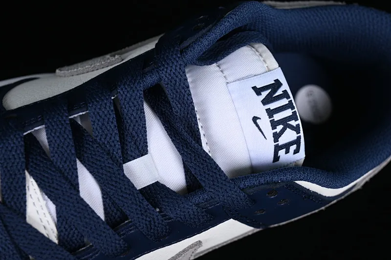 All categories Nk SB Dunk series Nk SB Dunk Low low-top sneakers Nk Dunk Low "Midnight Navy" blue and white SB low-top sports and leisure sneakers FD9749-400